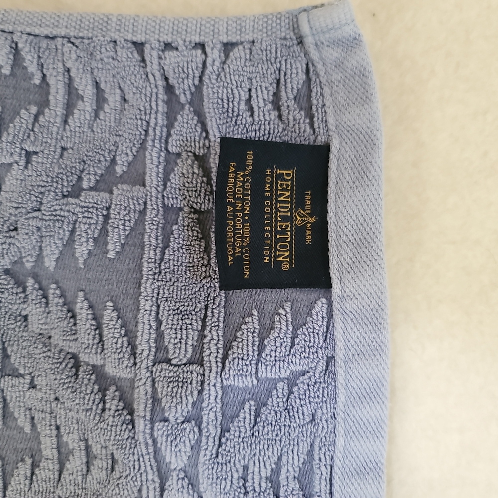 Pendleton Blue geometric Patterned Towel approx 26 × 15 inch - Picture 7 of 10